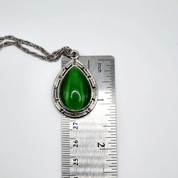 Red Velvet Bijoux Green Cat's Eye Fashion necklace - Picture 3 of 4